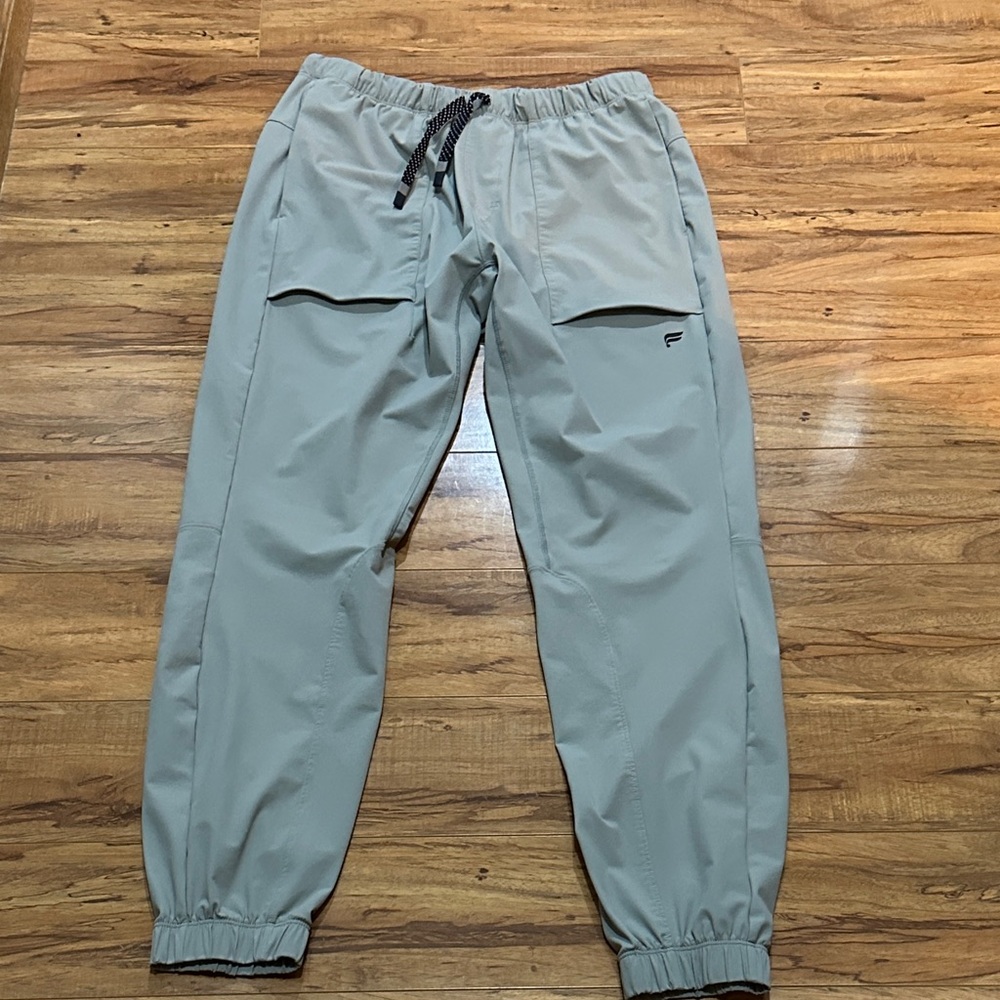 Men’s Fabletics Joggers Size- M